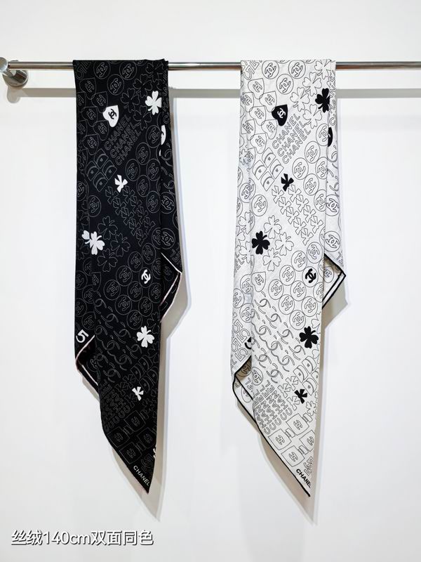Chanel Scarf 140X140cm 70%羊绒30%真丝 E090140